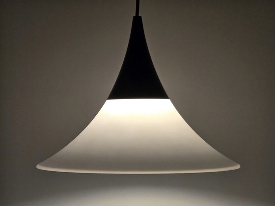 Image 1 of Vintage Mid Century Moderne Glashütte Limburg Handgeblazen Opaline Glazen Hanglamp, 1970S.