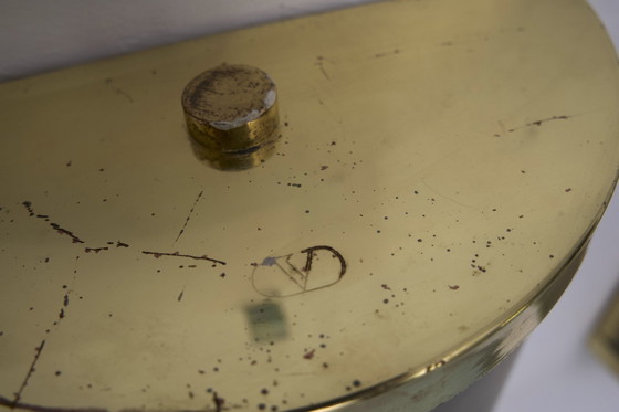 Image 1 of Zeldzame set van vier Valentino wandlampen van messing en geëtst glas, Italië 1980S