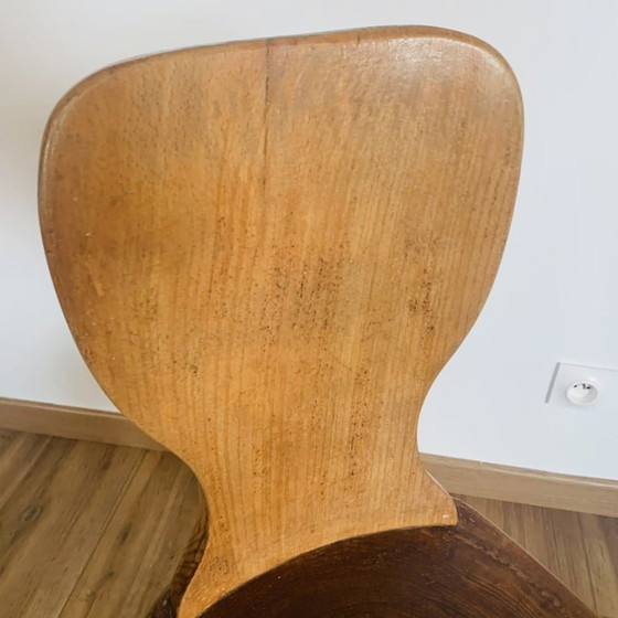 Image 1 of Paar vintage brutalistische driepootstoelen van massief hout