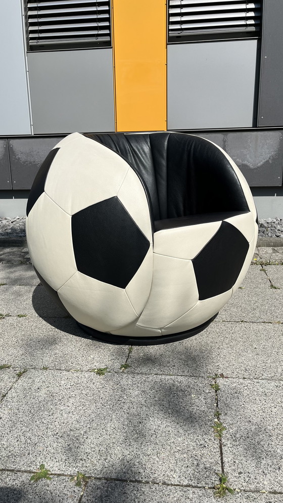 Image 1 of De Sede Design Fauteuil DS 9100 Voetbal