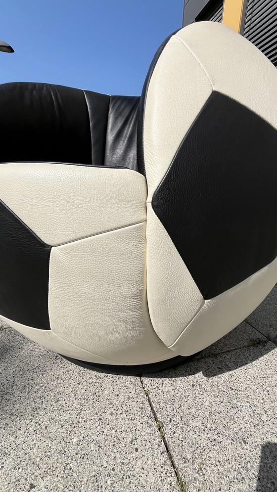 Image 1 of De Sede Design Fauteuil DS 9100 Voetbal