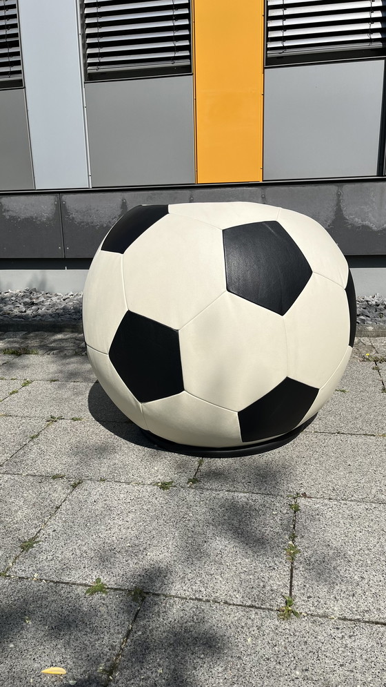 Image 1 of De Sede Design Fauteuil DS 9100 Voetbal