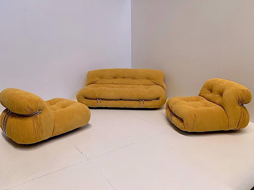 Afra & Tobia Scarpa Soriana Corduroy Loungeset, jaren 1970. 1 Sofa en 2 Loungestoelen.