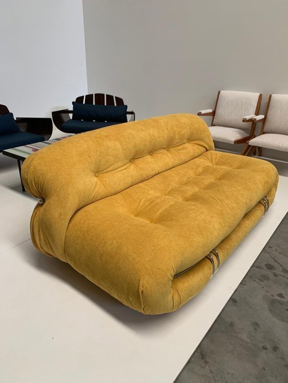 Image 1 of Afra & Tobia Scarpa Soriana Corduroy Loungeset, jaren 1970. 1 Sofa en 2 Loungestoelen.