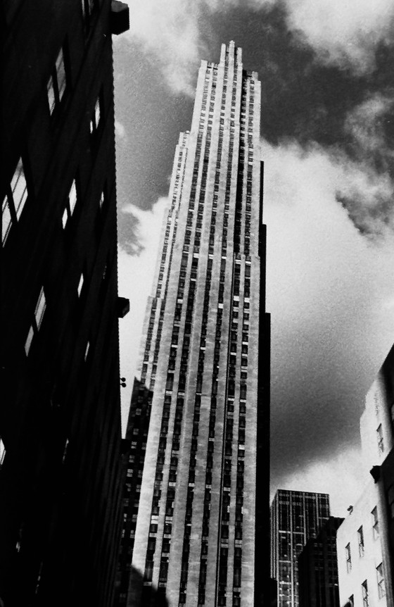 Image 1 of Michel Pinel 1949-2022 Sublime Foto New York Rockfeller Center 1986