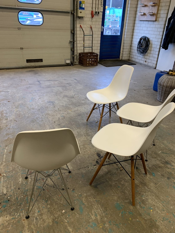 Image 1 of 4x Eames Plastic Chair