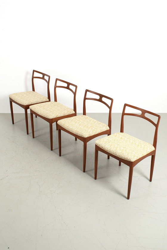 Image 1 of Set van 4 model 96 eetkamerstoelen Johannes Andersen 66960