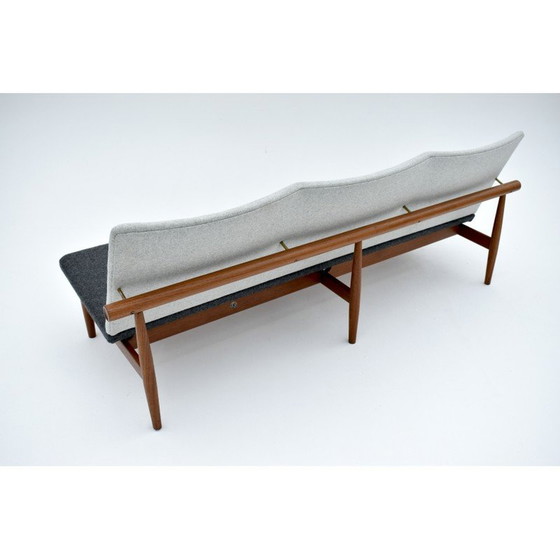 Image 1 of Vintage sofa model 137 van Finn Juhl voor France and Son