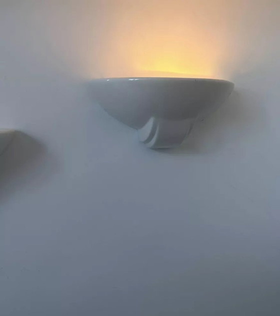 Image 1 of 2X witte porseleinen wandlampen, Frankrijk 1970