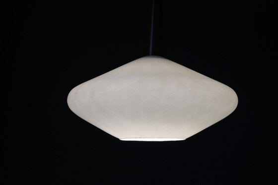 Image 1 of Louis Kalff 1960 Scandinavische Vintage Opaline Hanglamp