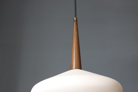 Image 1 of Louis Kalff 1960 Scandinavische Vintage Opaline Hanglamp