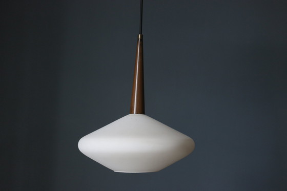 Image 1 of Louis Kalff 1960 Scandinavische Vintage Opaline Hanglamp