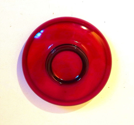 Image 1 of Fruitbeker of lege buidel Helderrood glas 70s Diameter 24,5 cm