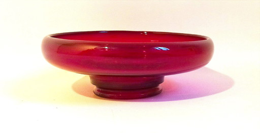 Fruitbeker of lege buidel Helderrood glas 70s Diameter 24,5 cm