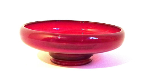 Fruitbeker of lege buidel Helderrood glas 70s Diameter 24,5 cm