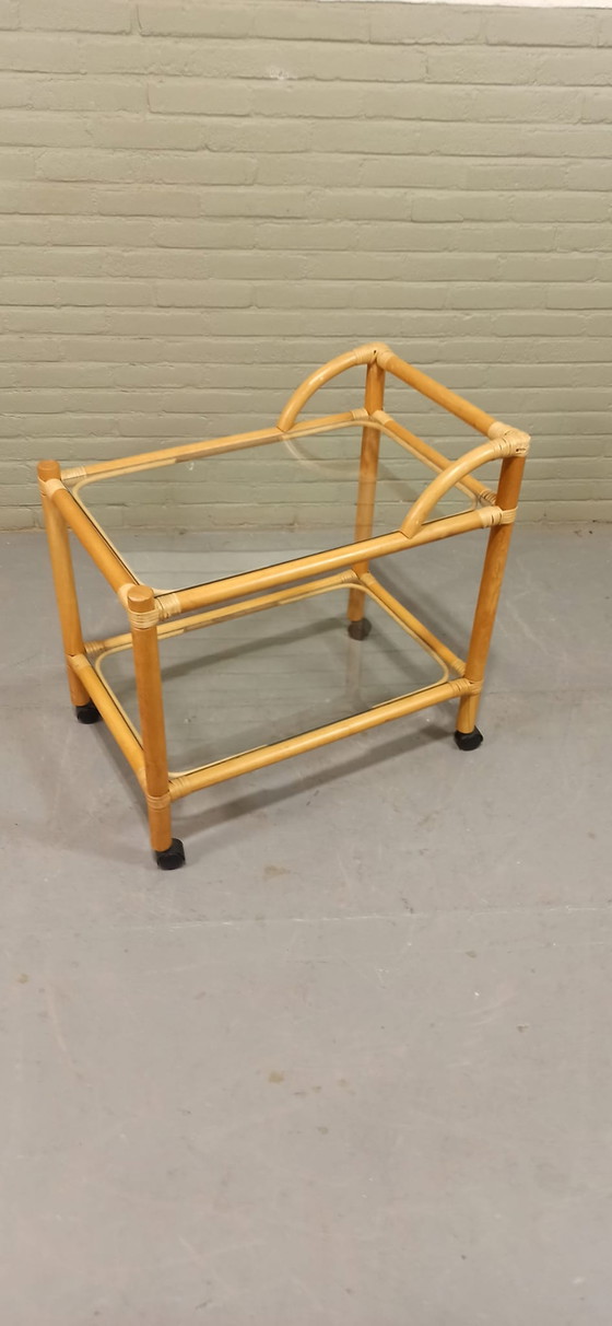 Image 1 of Vintage bamboe en glas trolley