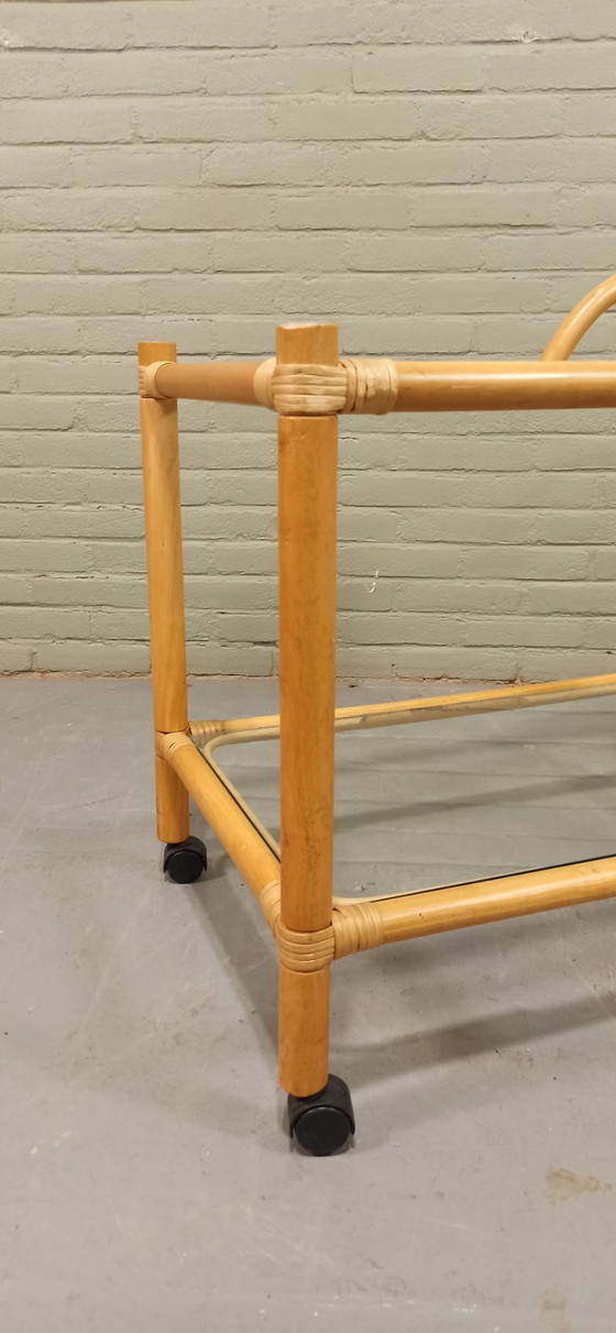Image 1 of Vintage bamboe en glas trolley