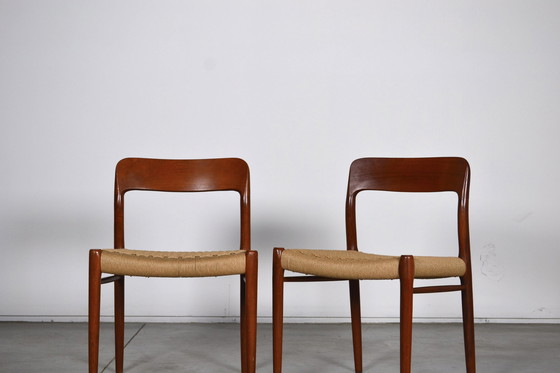 Image 1 of 2x Niels Otto Møller stoelen