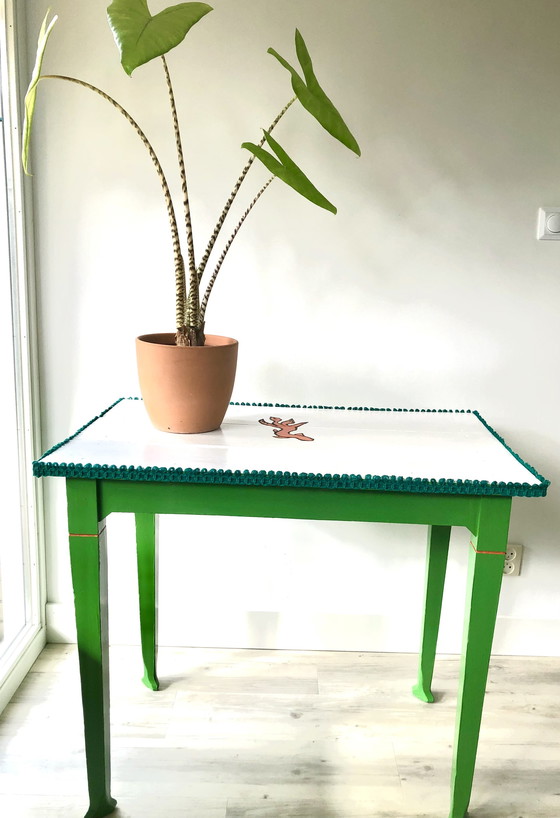 Image 1 of Houten groene tafel, geupcycled