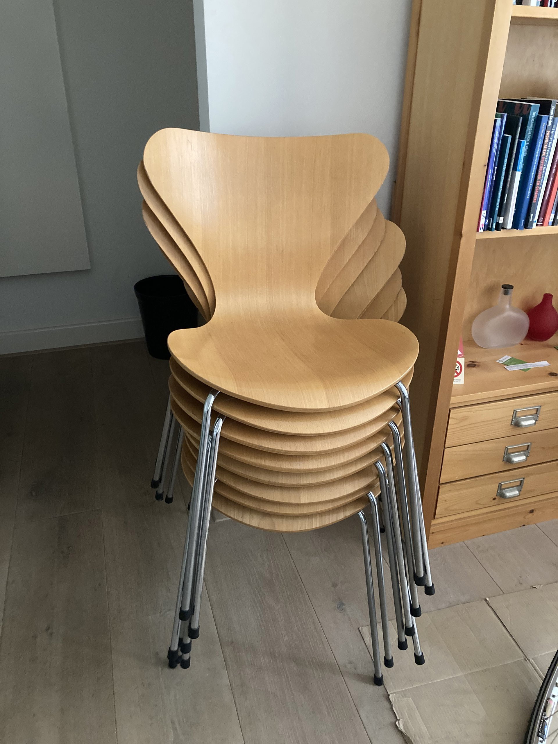 6 Vlinderstoelen beuken Arne Jacobsen 825 Whoppah