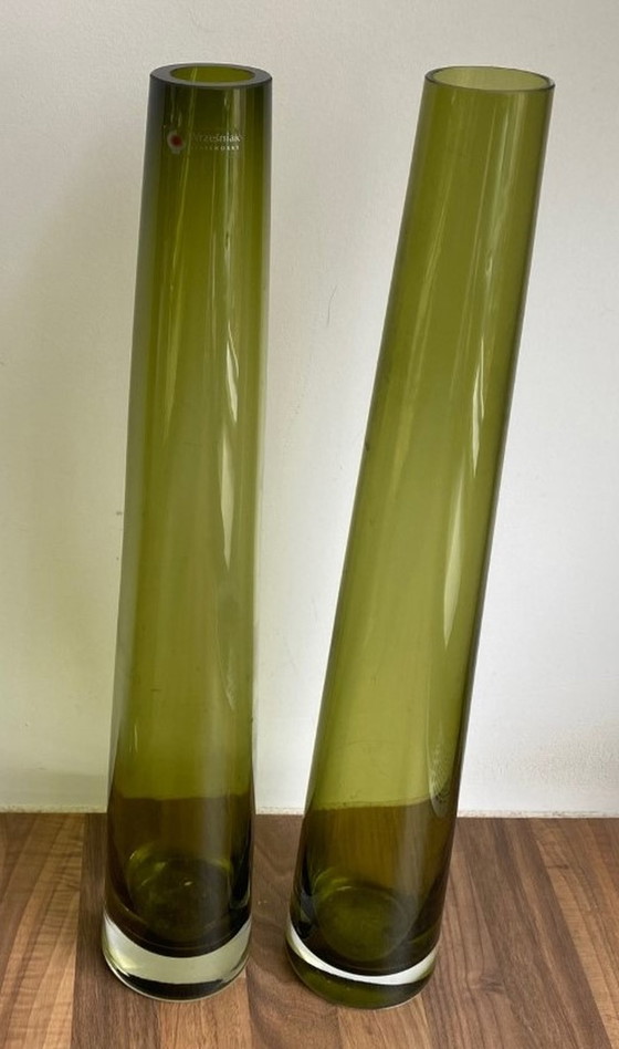 Image 1 of Wreszniak Glassworks - Twee grote groene glazen vazen