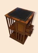 Vintage handgemaakt boekenmolen