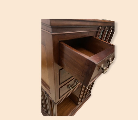 Image 1 of Vintage handgemaakt boekenmolen