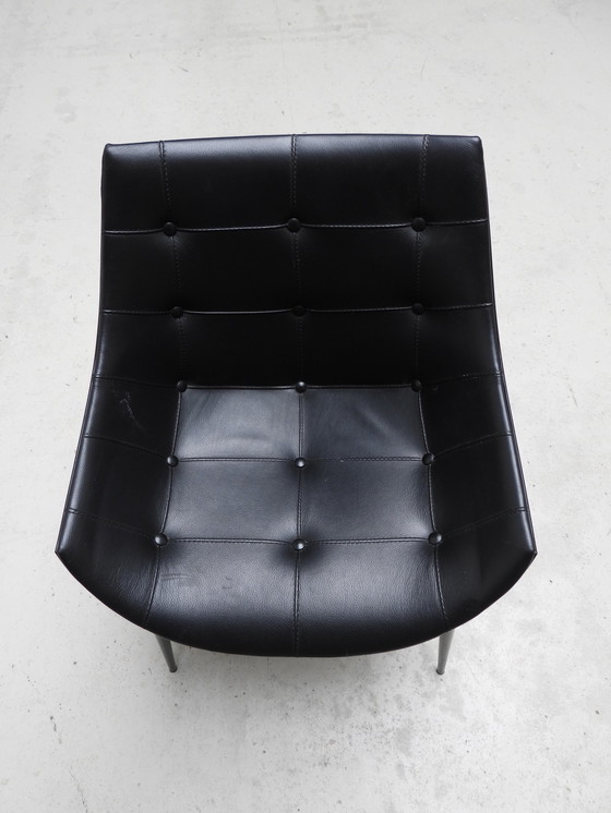 Image 1 of 4 zwart lederen Cassina stoelen