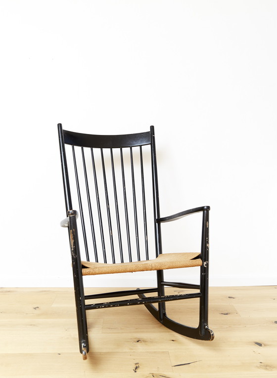 Image 1 of Schommelstoel J16 van Hans Wegner voor FDB Møbler