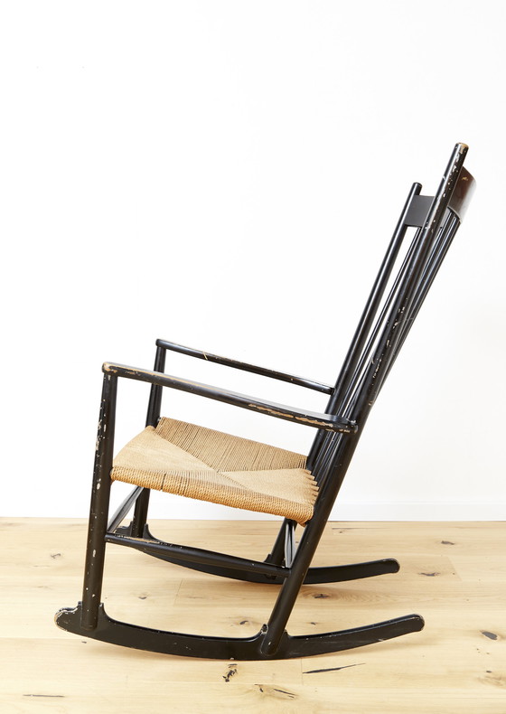 Image 1 of Schommelstoel J16 van Hans Wegner voor FDB Møbler