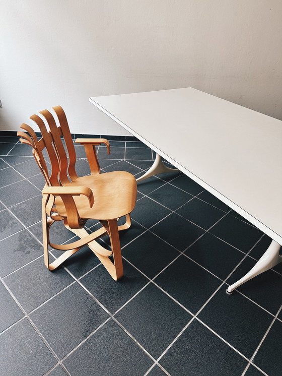 Image 1 of Herman Miller eettafel met voet van George Nelson