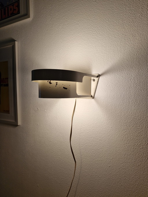 Wand Lamp Bij Louis Kalff Voor Philips
