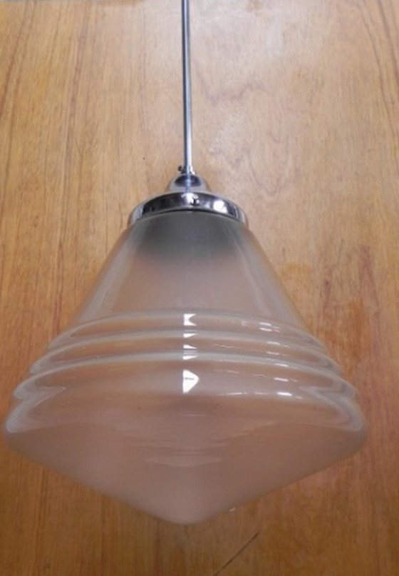 Image 1 of Art Deco hanglamp met matglazen kap