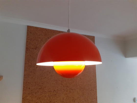 Image 1 of Flowerpot lamp van Verner Panton