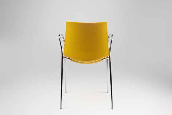 Image 1 of Mid Century Gele Stoel Met Metalen Frame En Plastic Zitting, België