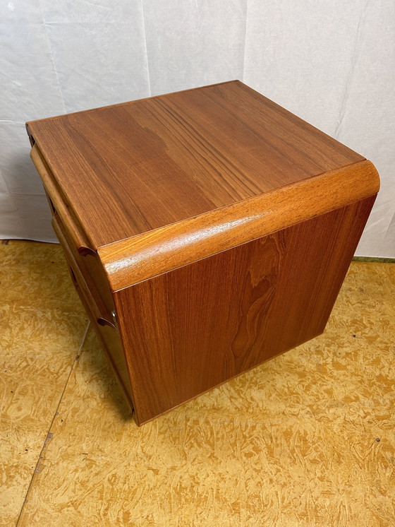 Image 1 of Mid Century Retro Vintage Teak Klein Kastje Deens Ontwerp 1960