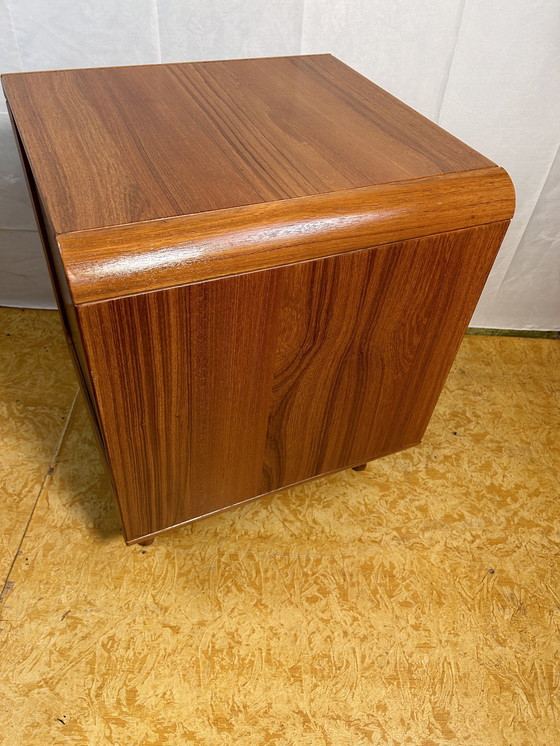 Image 1 of Mid Century Retro Vintage Teak Klein Kastje Deens Ontwerp 1960