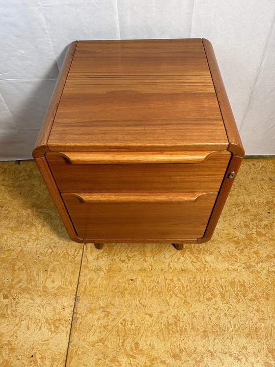 Image 1 of Mid Century Retro Vintage Teak Klein Kastje Deens Ontwerp 1960