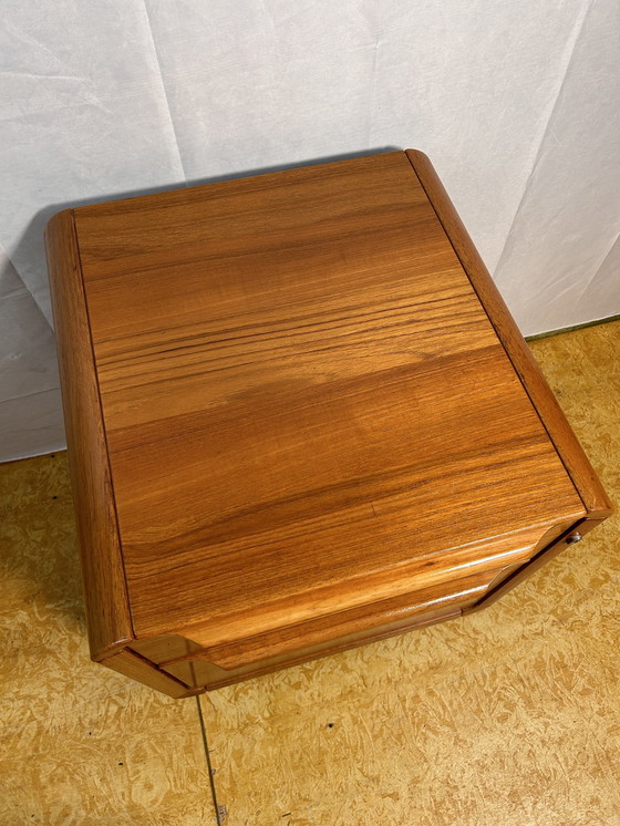 Image 1 of Mid Century Retro Vintage Teak Klein Kastje Deens Ontwerp 1960