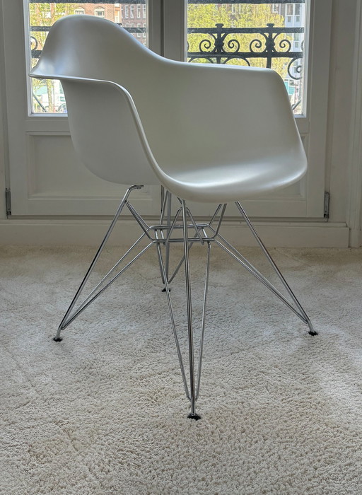 Eames Vitra DAR stoel