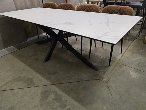 Keramische tafel Carrara steen wit 240 met Spider basis