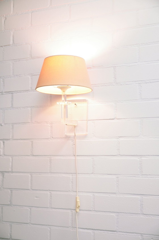 Image 1 of Plexiglas Wandlamp Beige Kap