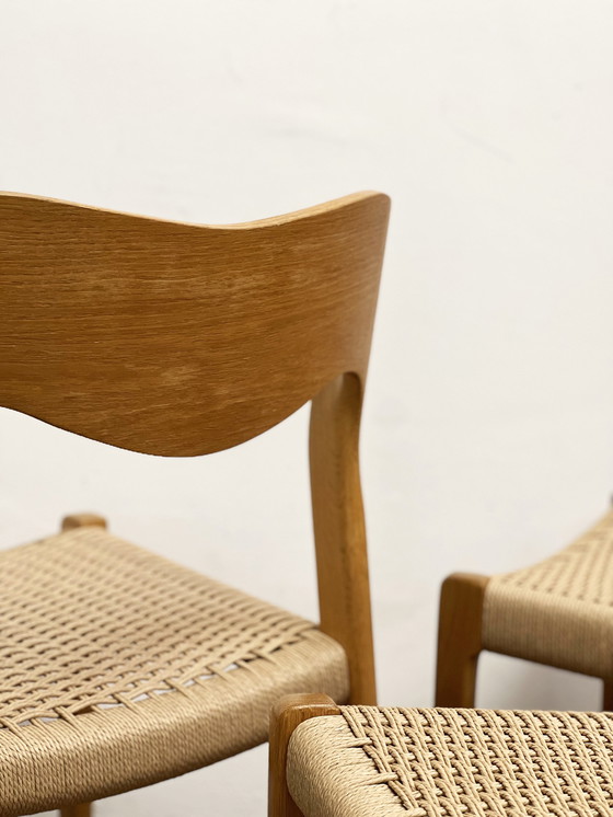 Image 1 of Mid-Century Deense model 71 stoelen in eikenhout van Niels Otto Møller voor JL Mollers, jaren 50, set van 6