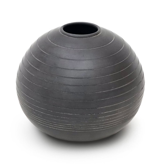 Image 1 of Bolvormige vaas in zwart keramiek van Andrea Mannuzza voor Il Tondo, 1980S