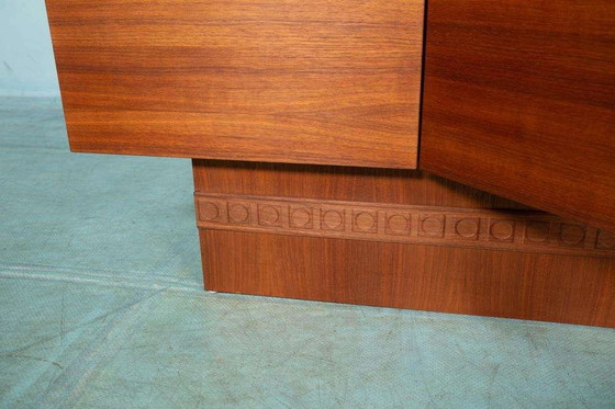 Image 1 of Japandi walnoot dressoir gerenoveerd, midmod 70s sideboard