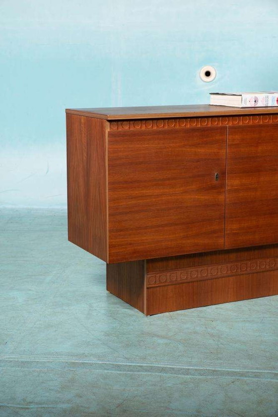 Image 1 of Japandi walnoot dressoir gerenoveerd, midmod 70s sideboard