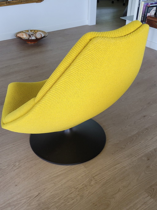 Artifort F510 chair