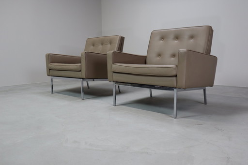 Florence Knoll lounge chairs model 65a for Knoll International