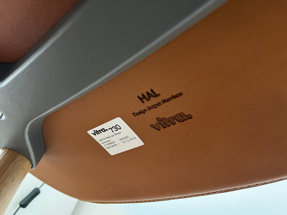 Image 1 of Vitra Hal Wood stoel leder cognac