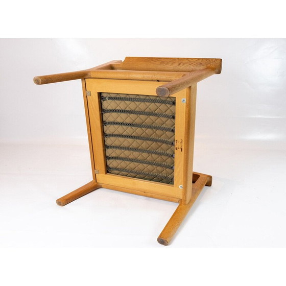 Image 1 of Vintage rode wollen en eiken fauteuil van Hans J. Wegner bij Getama 1960